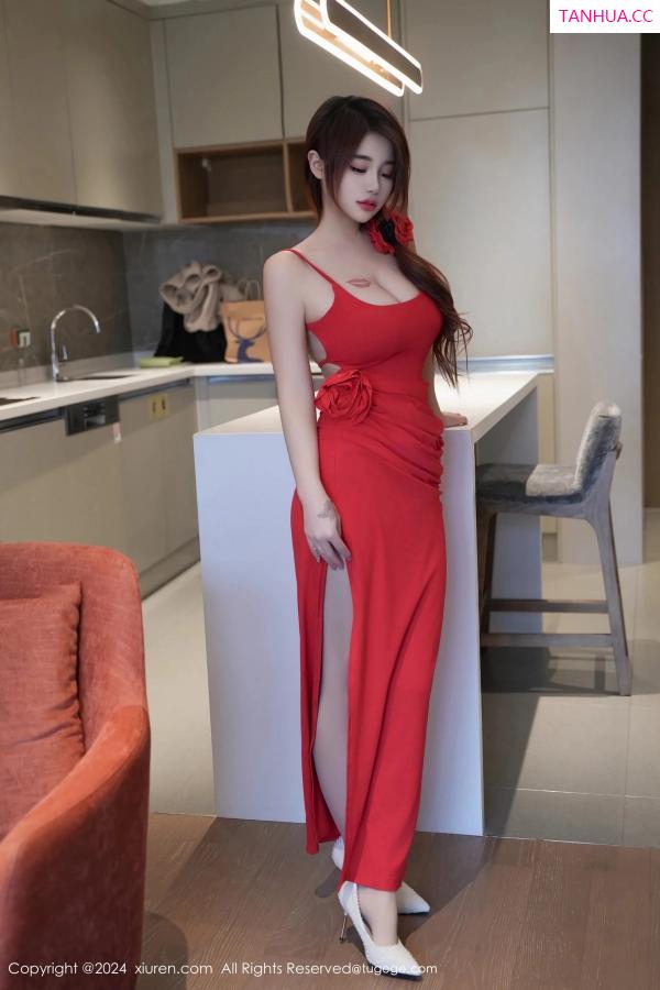 美七Mia  [XiuRen]高清写真图 2024.03.29 No.8313 美七 Mia 丝袜美臀第28张图片